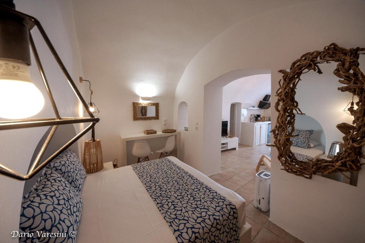 Santorinian Lava House Holiday home Pyrgos Kallistis