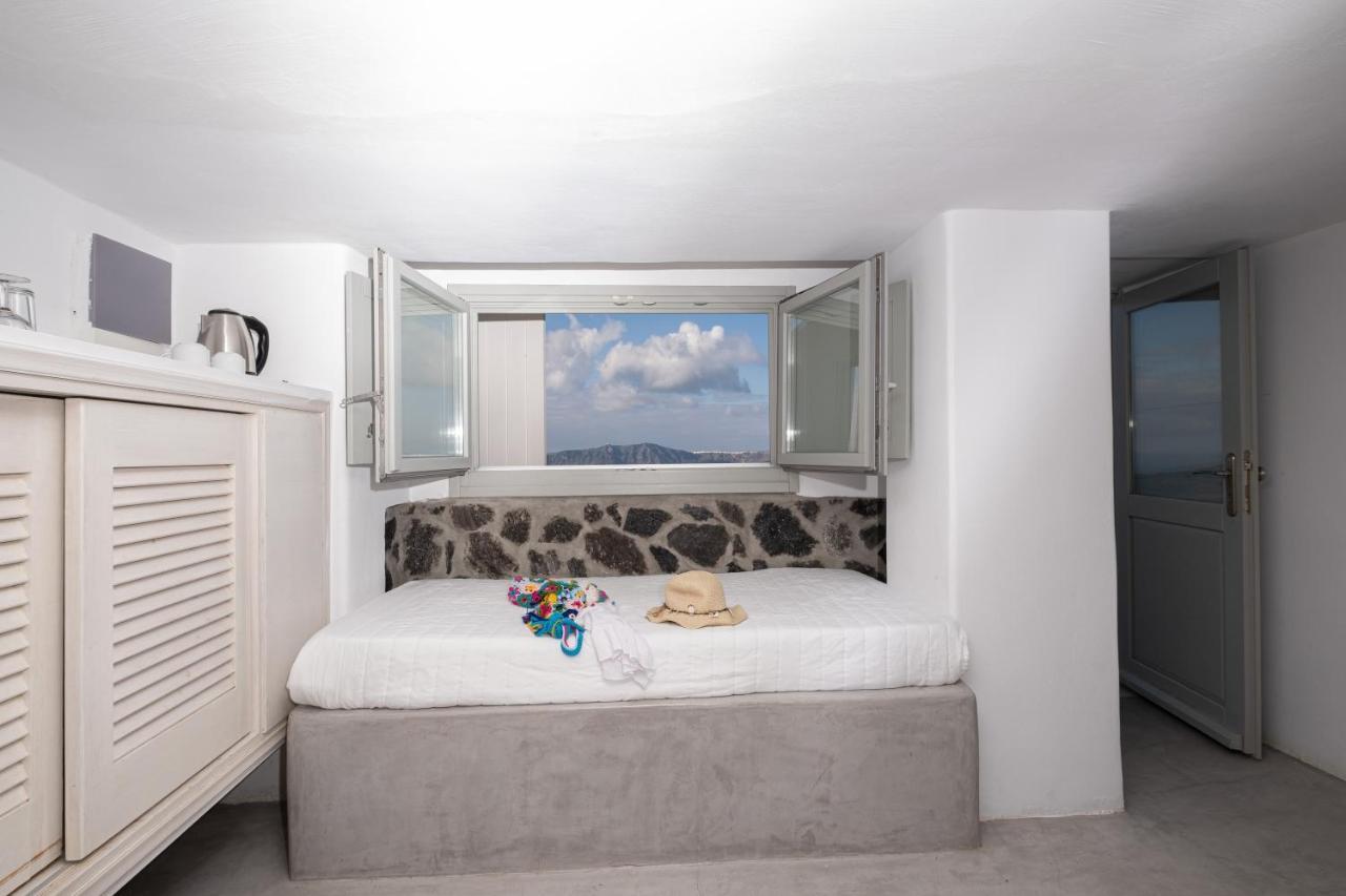 Loucas On The Cliff Hotel