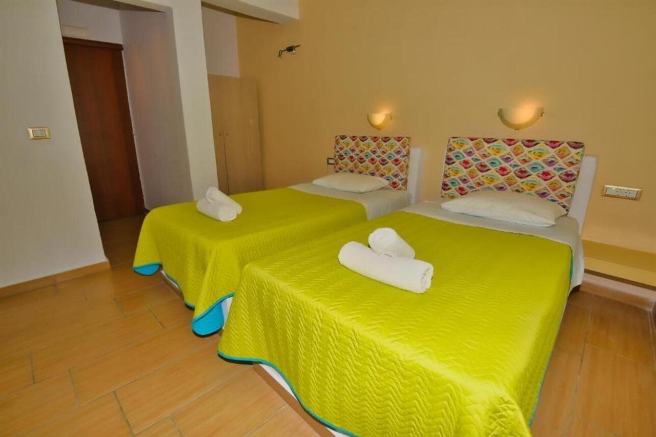 Omiros Hotel Messaria (Santorini)
