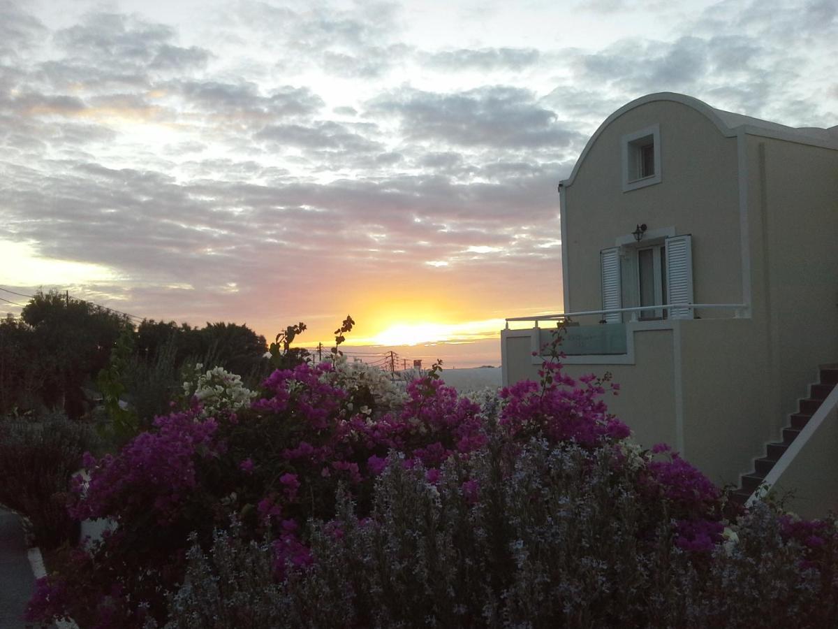 Kiklamino Sunset 3* Oía