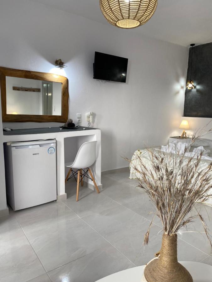 Anto Aparthotel Fira (Santorini)