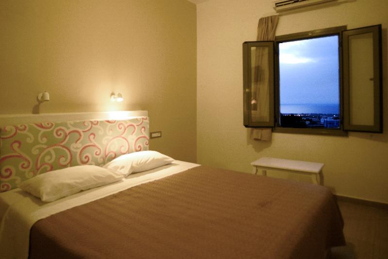 Olympic Hotel Karterados (Santorini)