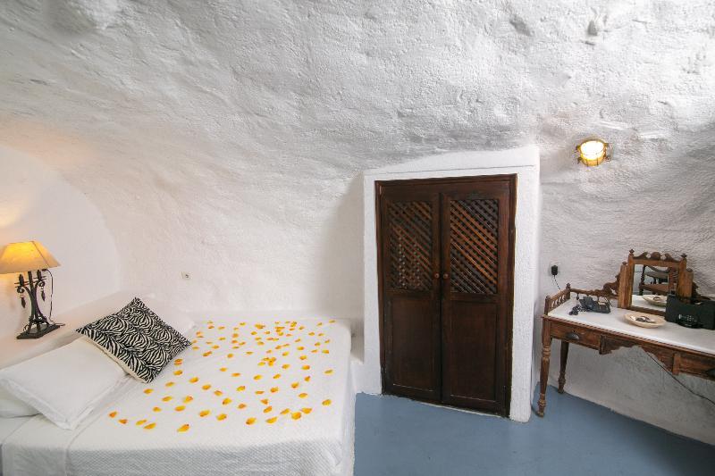 Aparthotel Alexander's 4*