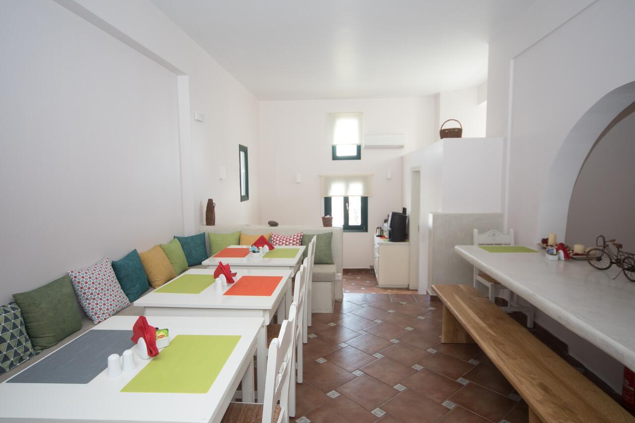 Costa Marina Fira (Santorini)