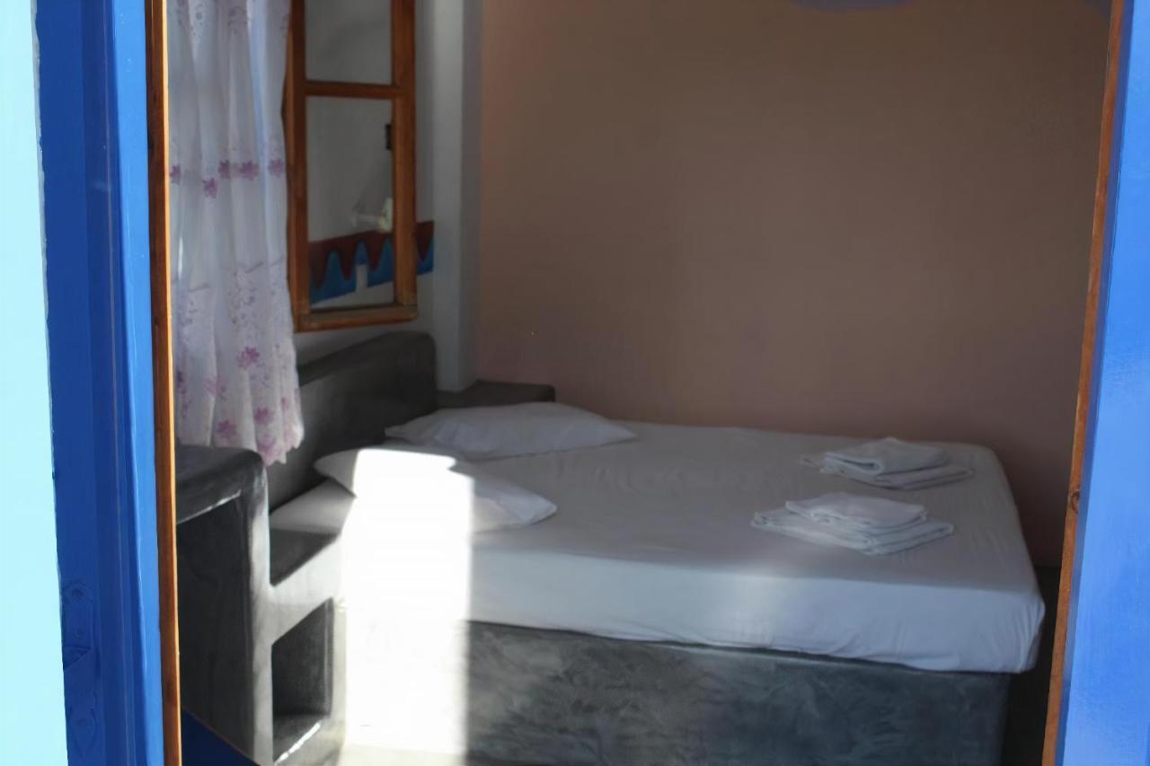 Studios Halaris * Perissa (Santorini)