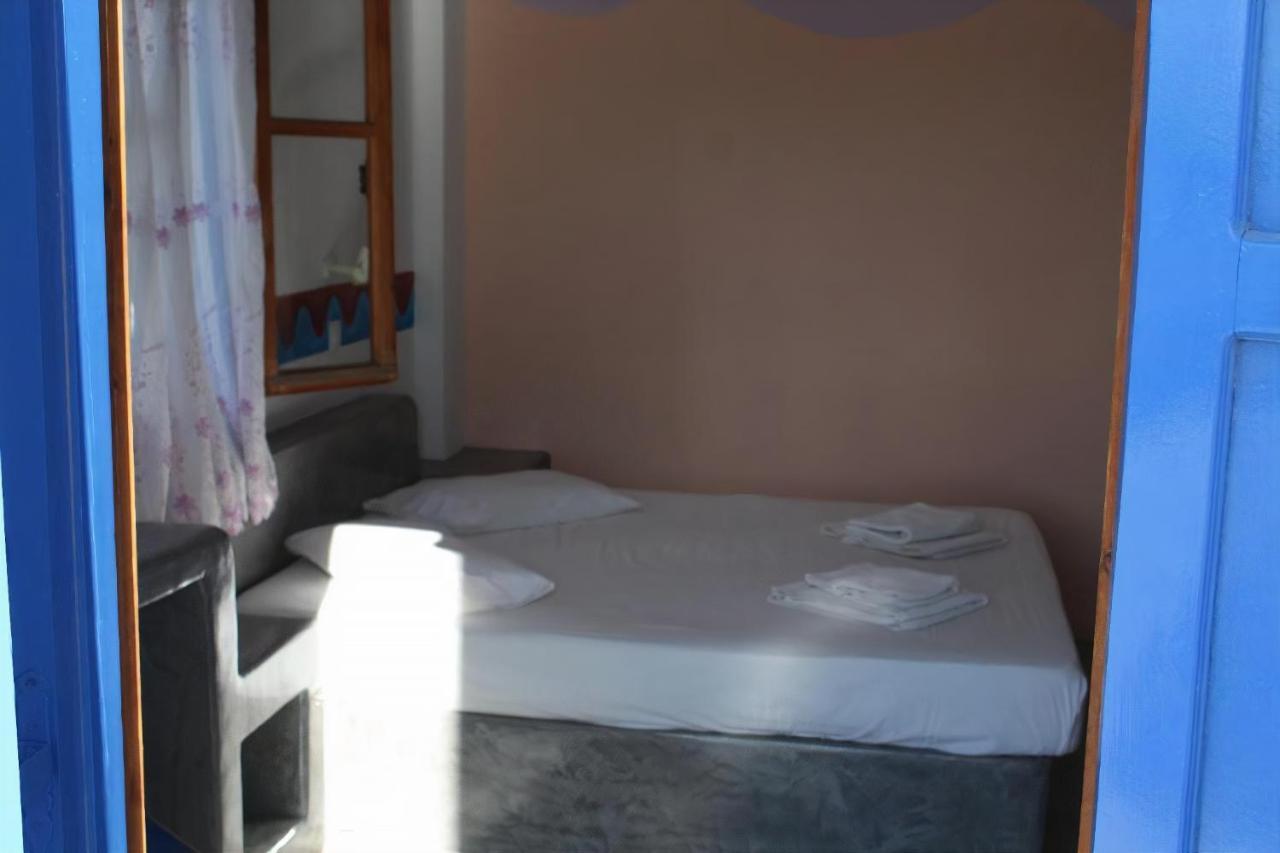 Aparthotel Studios Halaris Perissa (Santorini)
