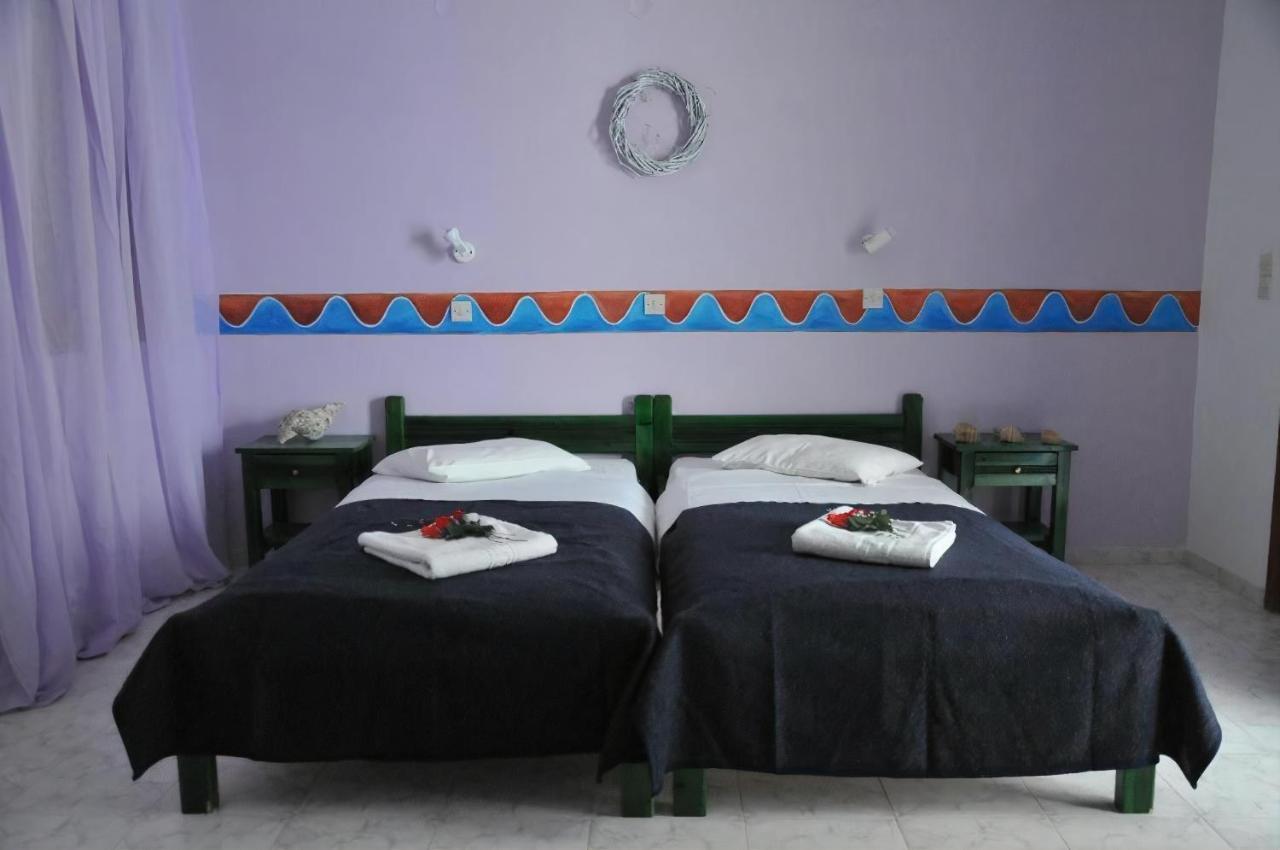 Studios Halaris Aparthotel Perissa (Santorini)