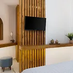 Amera Suites