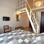 Rodakas Hotel