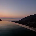 Elessa Hotel