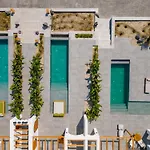Numa Santorini