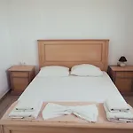 Leon Lux Apartments