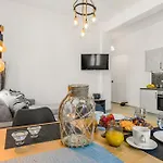 Zana\'S Villa-Sandra