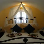 Golden East Hotel