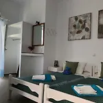 Villa Gambas Beach Studios
