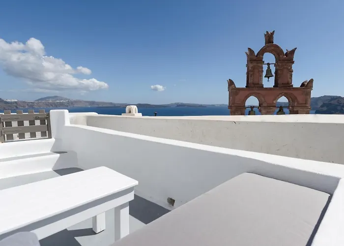Astrea Suites Notus Dome House