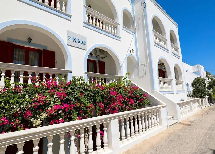 Finikas Santorini