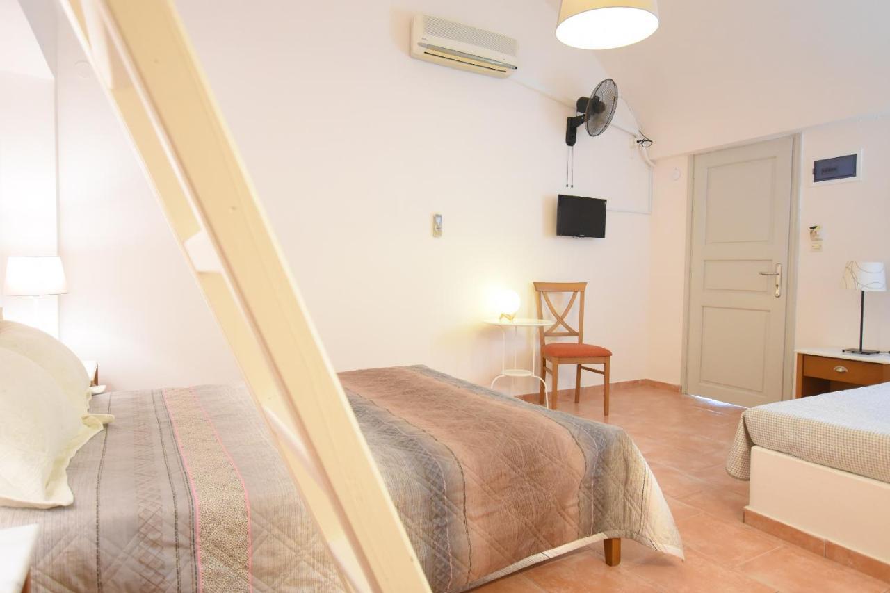 Rodakas Hotel Akrotiri (Santorini)