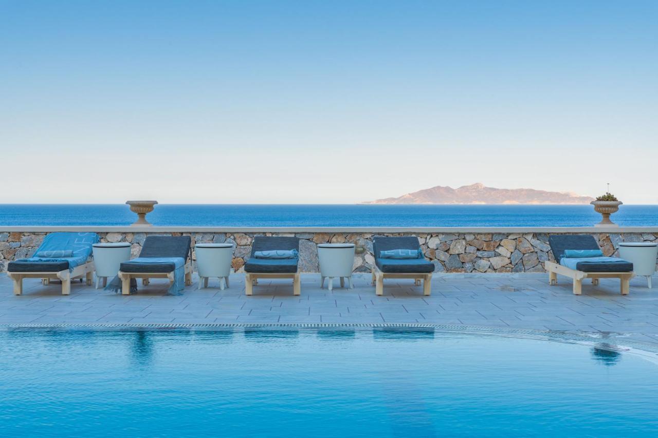 Epavlis & Hotel 4*