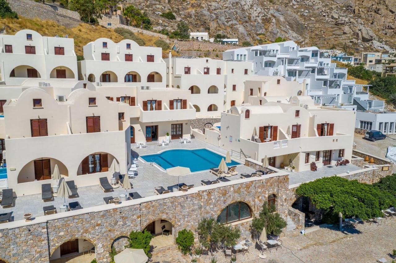 Epavlis & Kamari (Santorini)