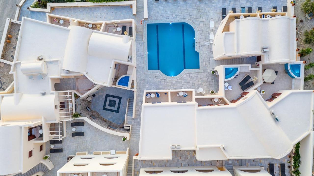 Epavlis & Hotel 4*