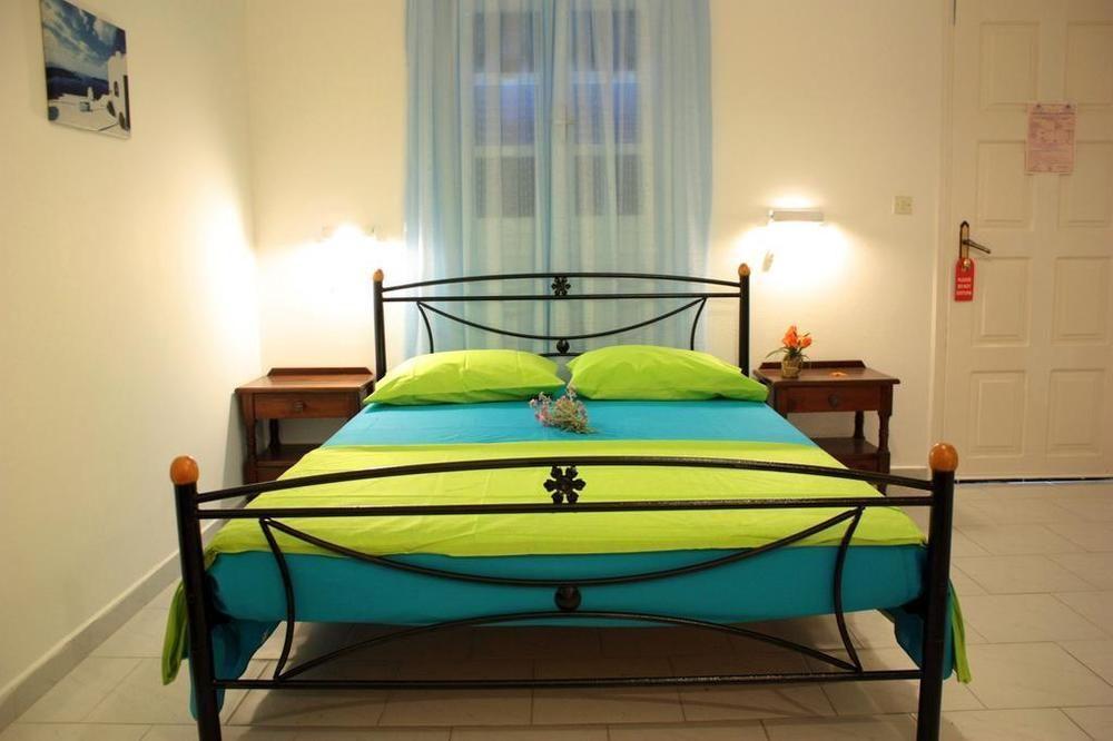 Hotel Kostas Perissa (Santorini)