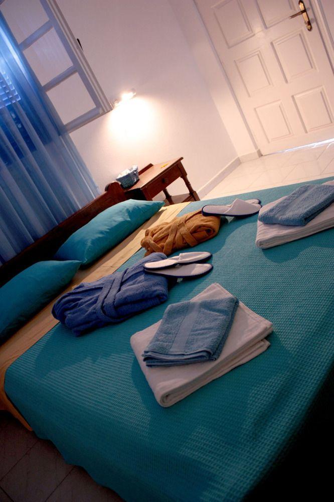 Kostas Hotel Perissa (Santorini)