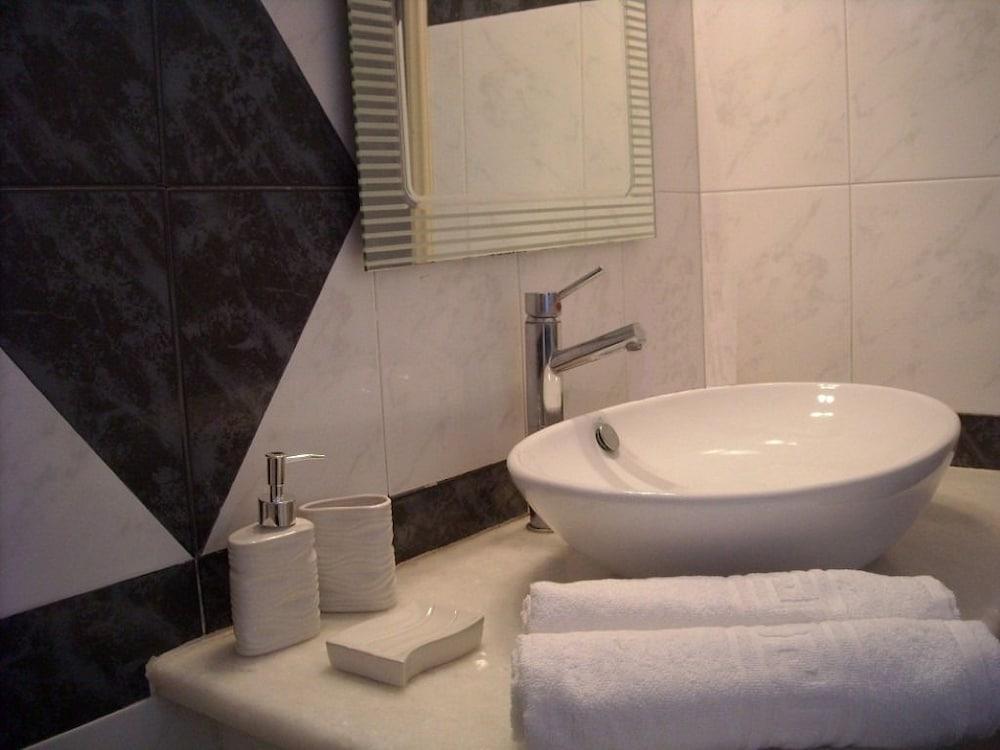 Hotel Kafouros 2*