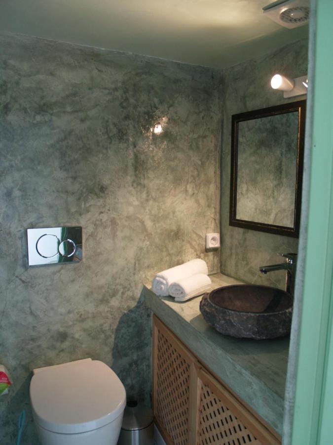 Mythos Traditional Stonehouse Apartment Kamari (Santorini)
