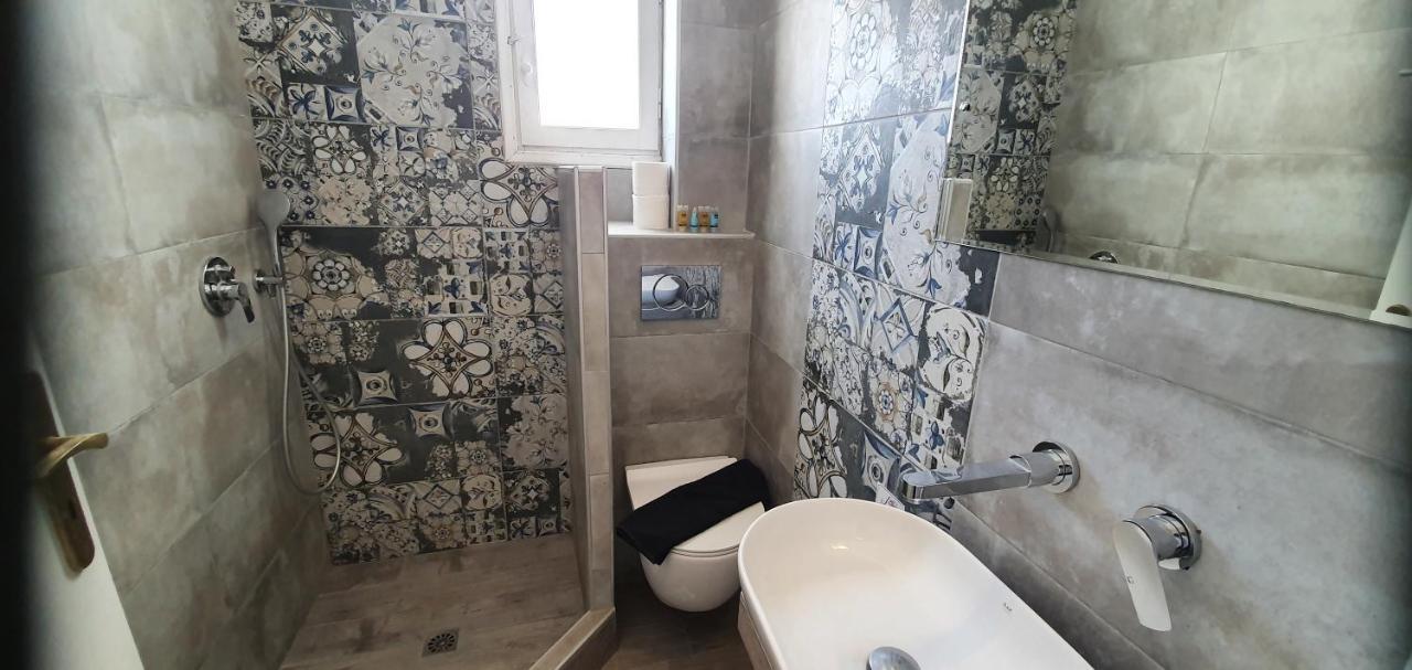 Kalipso Perissa (Santorini)