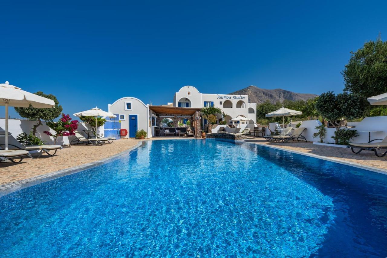 Arapiou 3* Perivolos (Santorini)