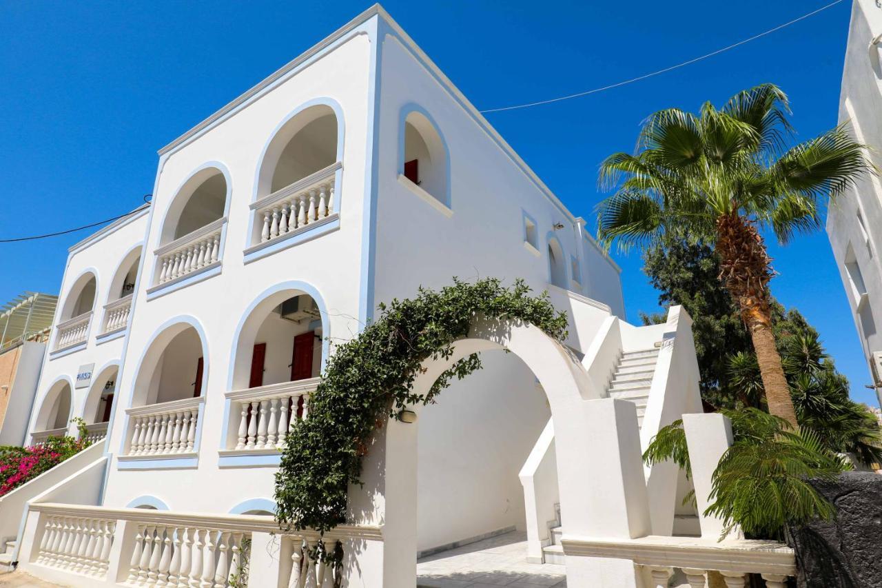 Hotel Finikas Santorini 3*
