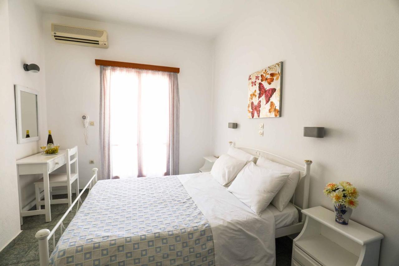 Hotel Finikas Santorini 3*