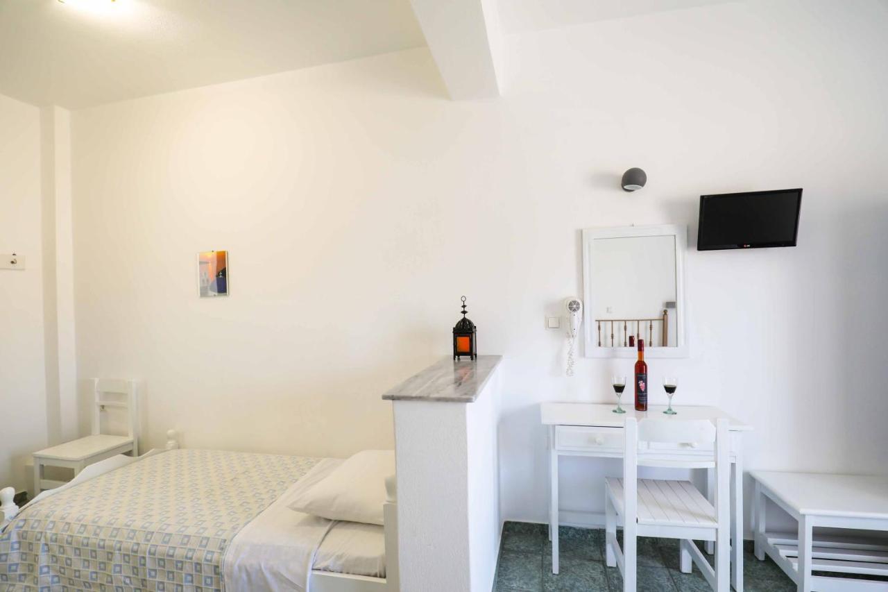 Hotel Finikas Santorini Kamári