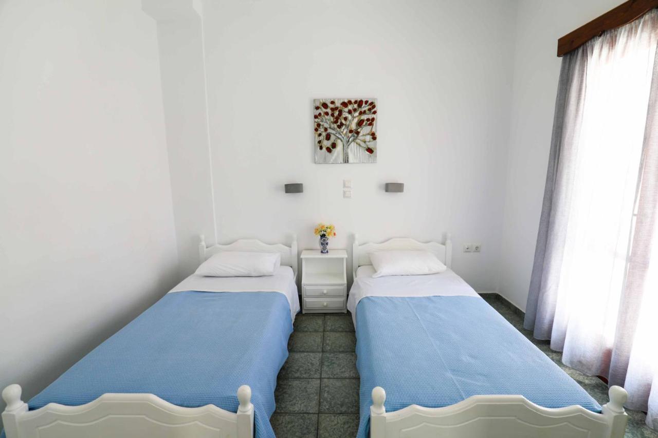 Hotel Finikas Santorini 3*