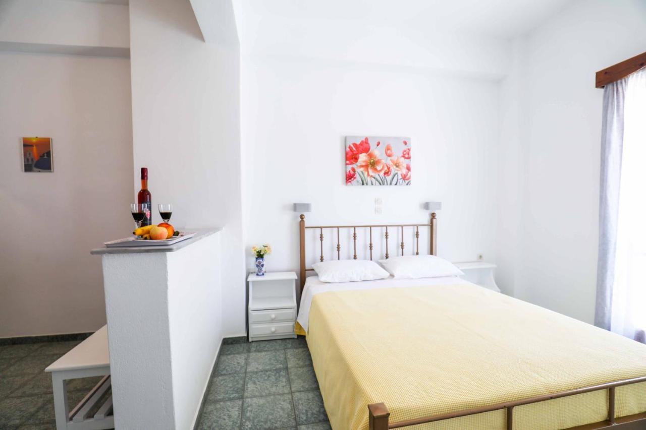 Hotel Finikas Santorini Kamári