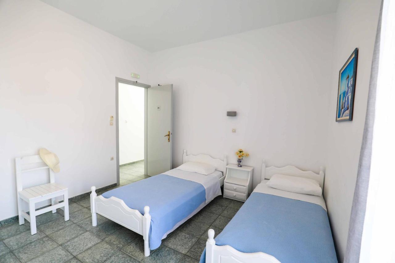 Finikas Santorini Hotel 3*