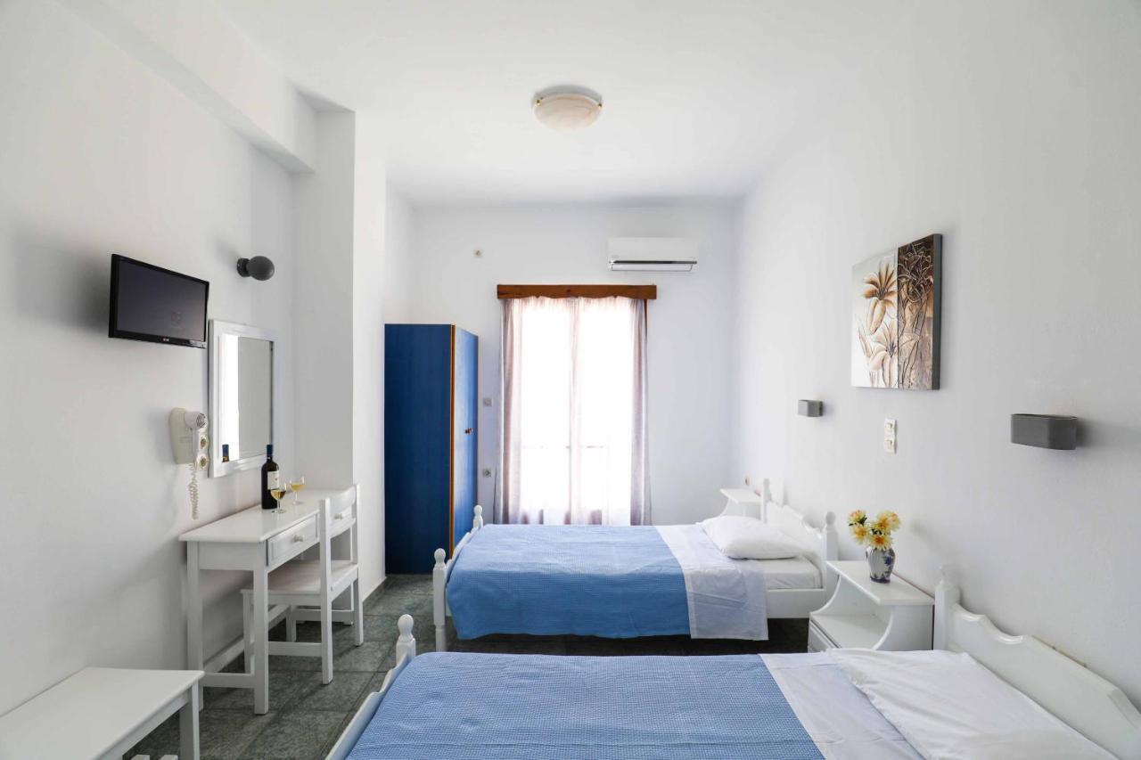 Finikas Santorini 3*