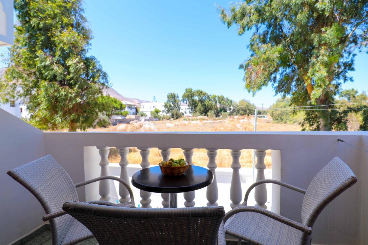 Finikas Santorini Hotel 3*