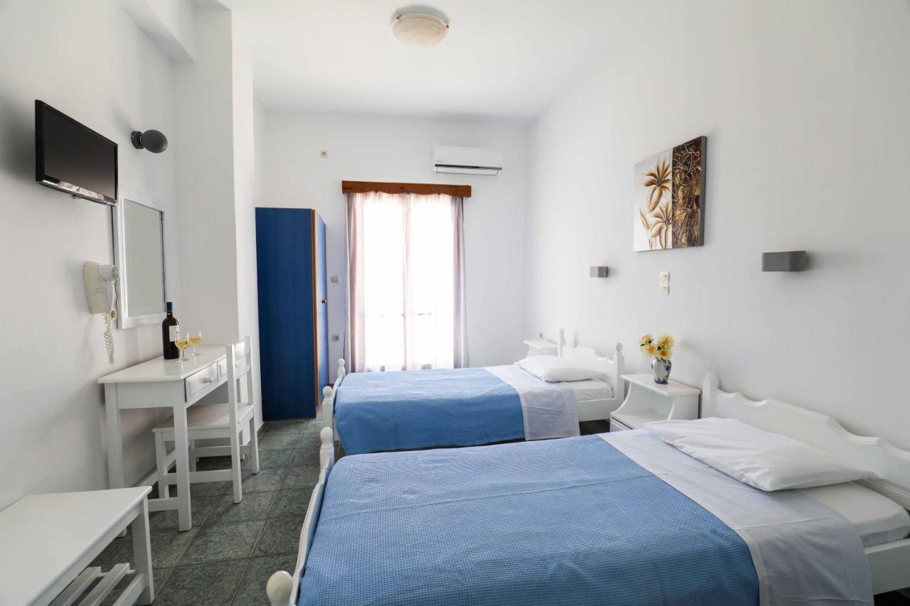 Finikas Santorini 3*