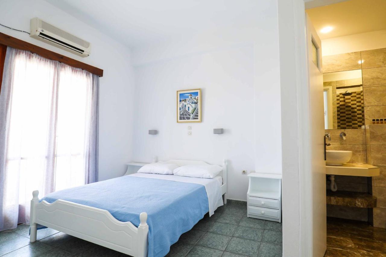 Finikas Santorini Hotel