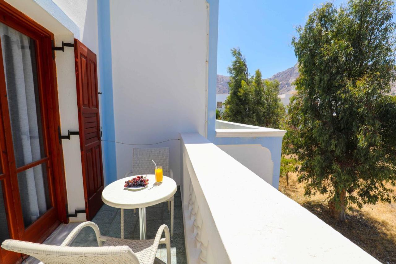 Hotel Finikas Santorini 3*