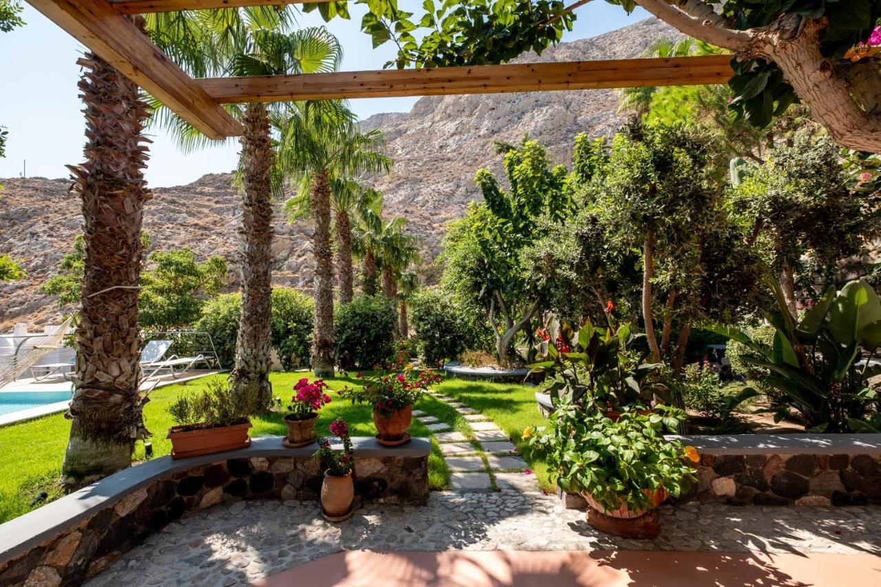 Pousada Santorini Mystique Garden Kamári