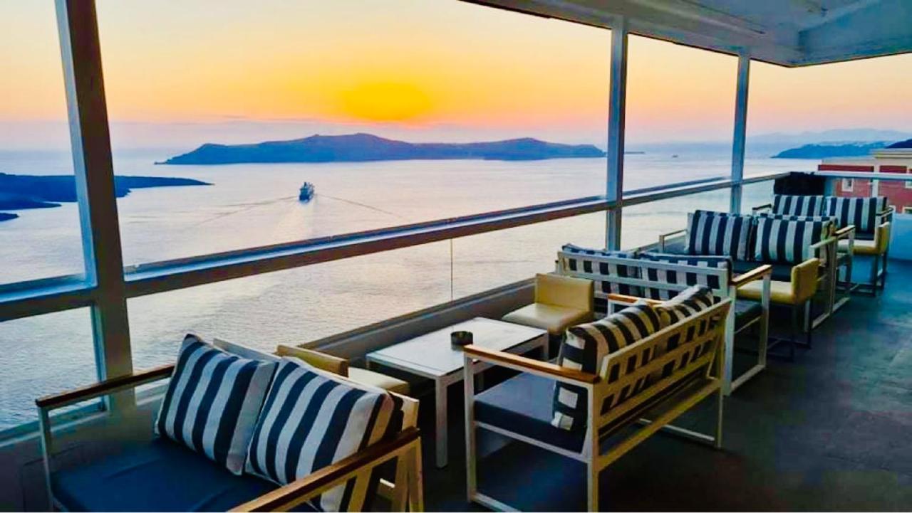 Loucas On The Cliff Hotel