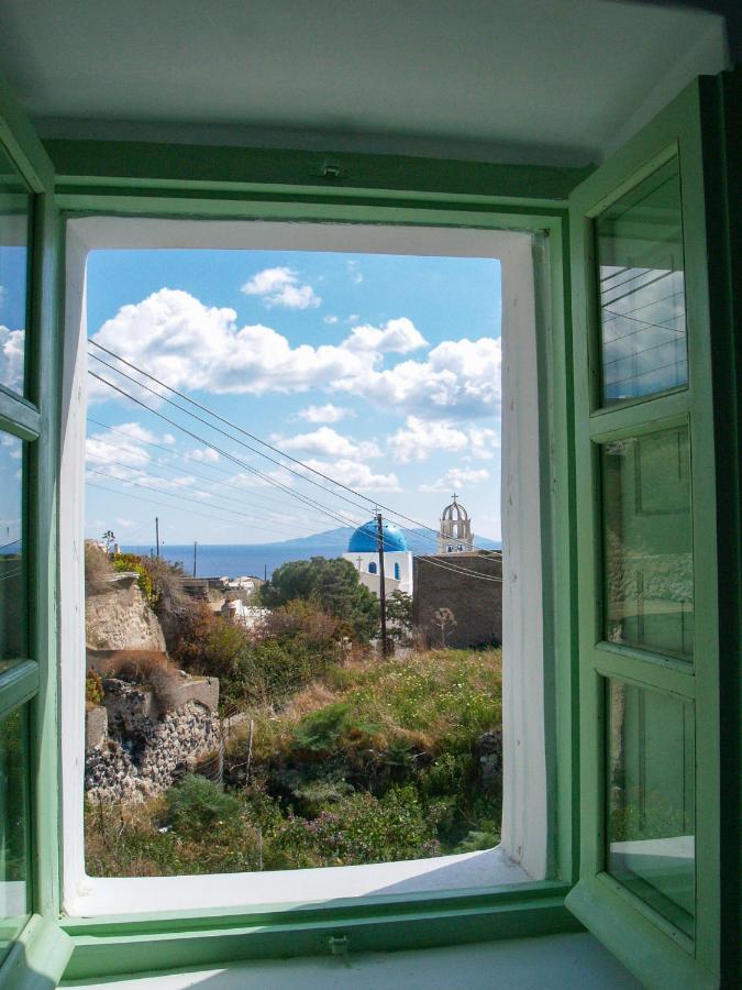 Mythos Traditional Stonehouse * Kamari (Santorini)