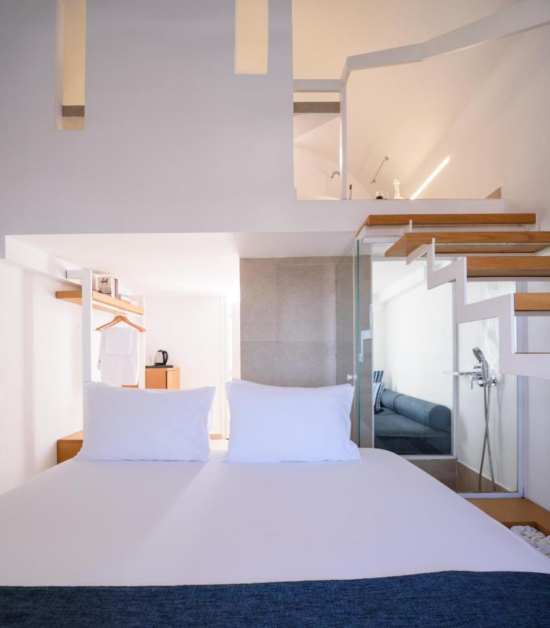 Muses Cycladic 3*