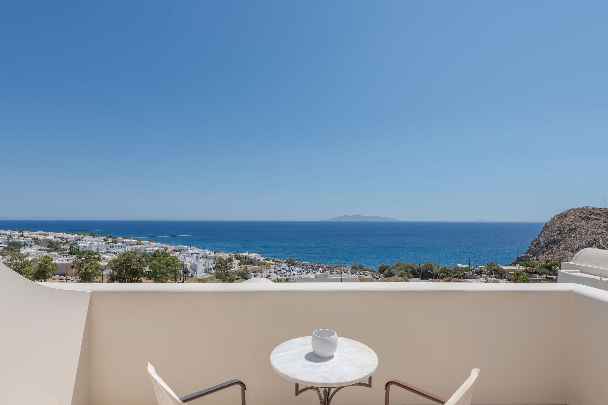 Epavlis & Hotel 4*