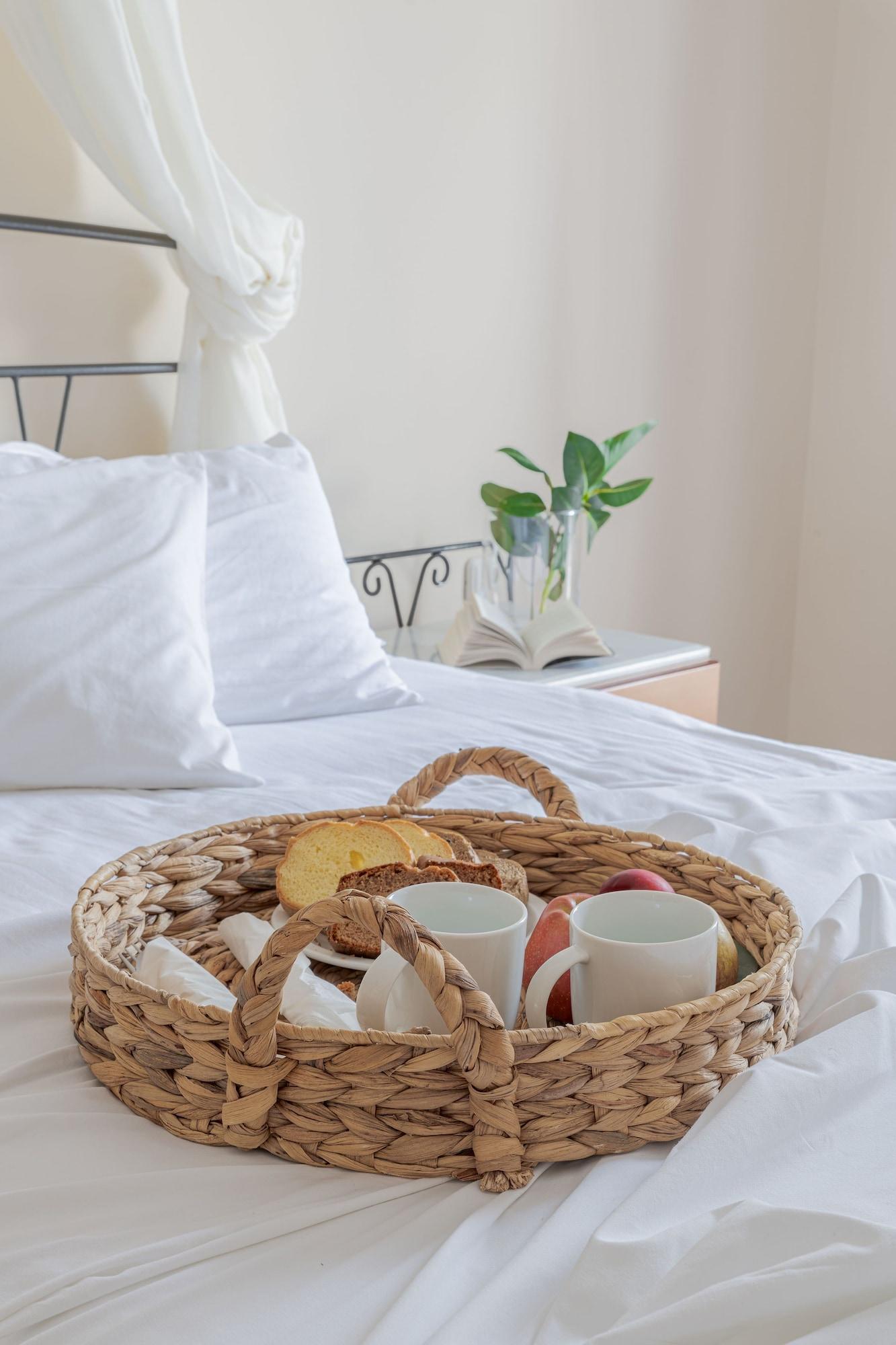 Epavlis & Kamari (Santorini)