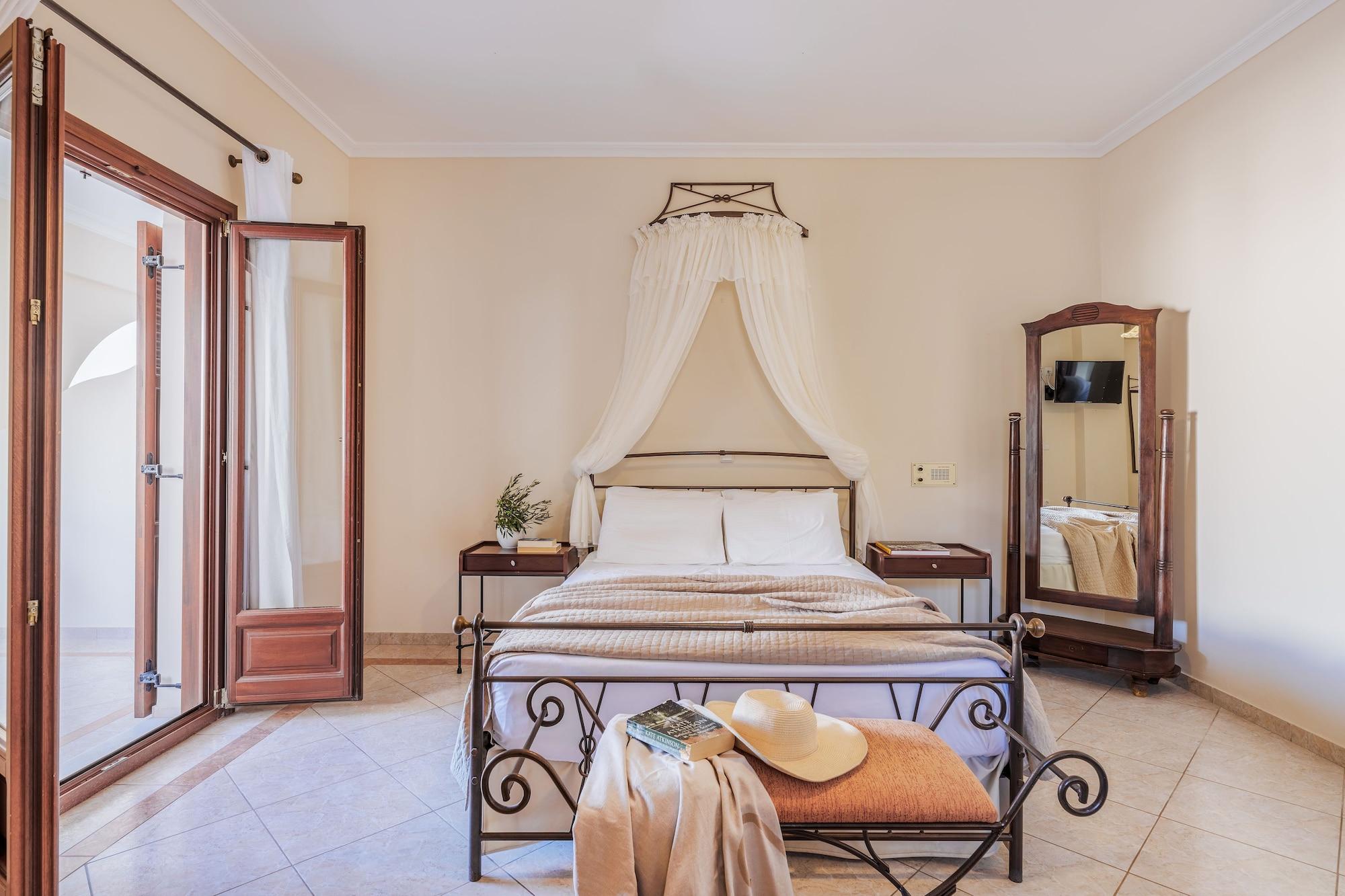 Epavlis & Kamari (Santorini)