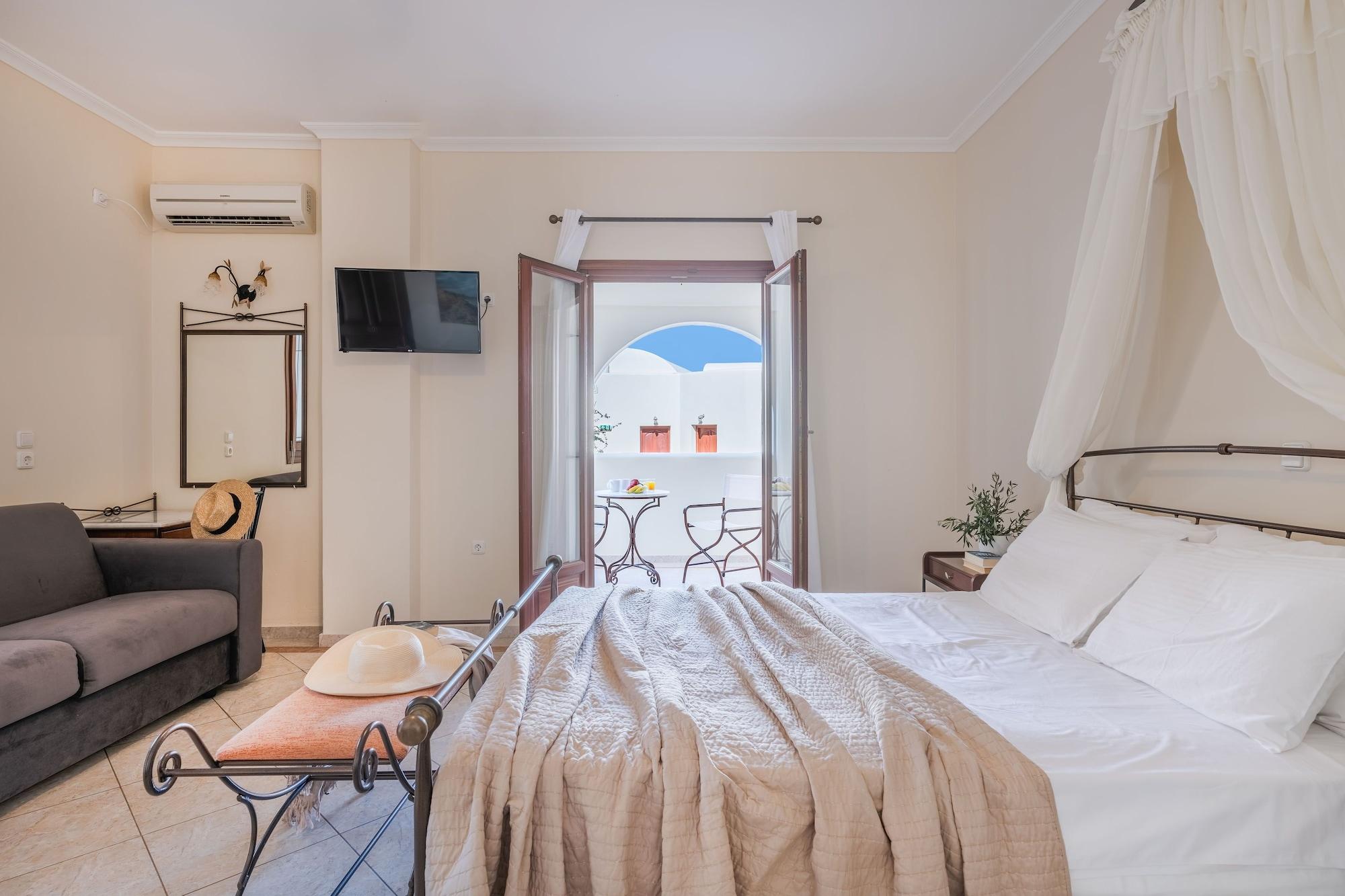 Epavlis & Hotel